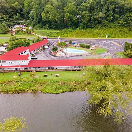 Lloyd'S On The River Country Inn By Oyo Bryson City Ngoại thất bức ảnh