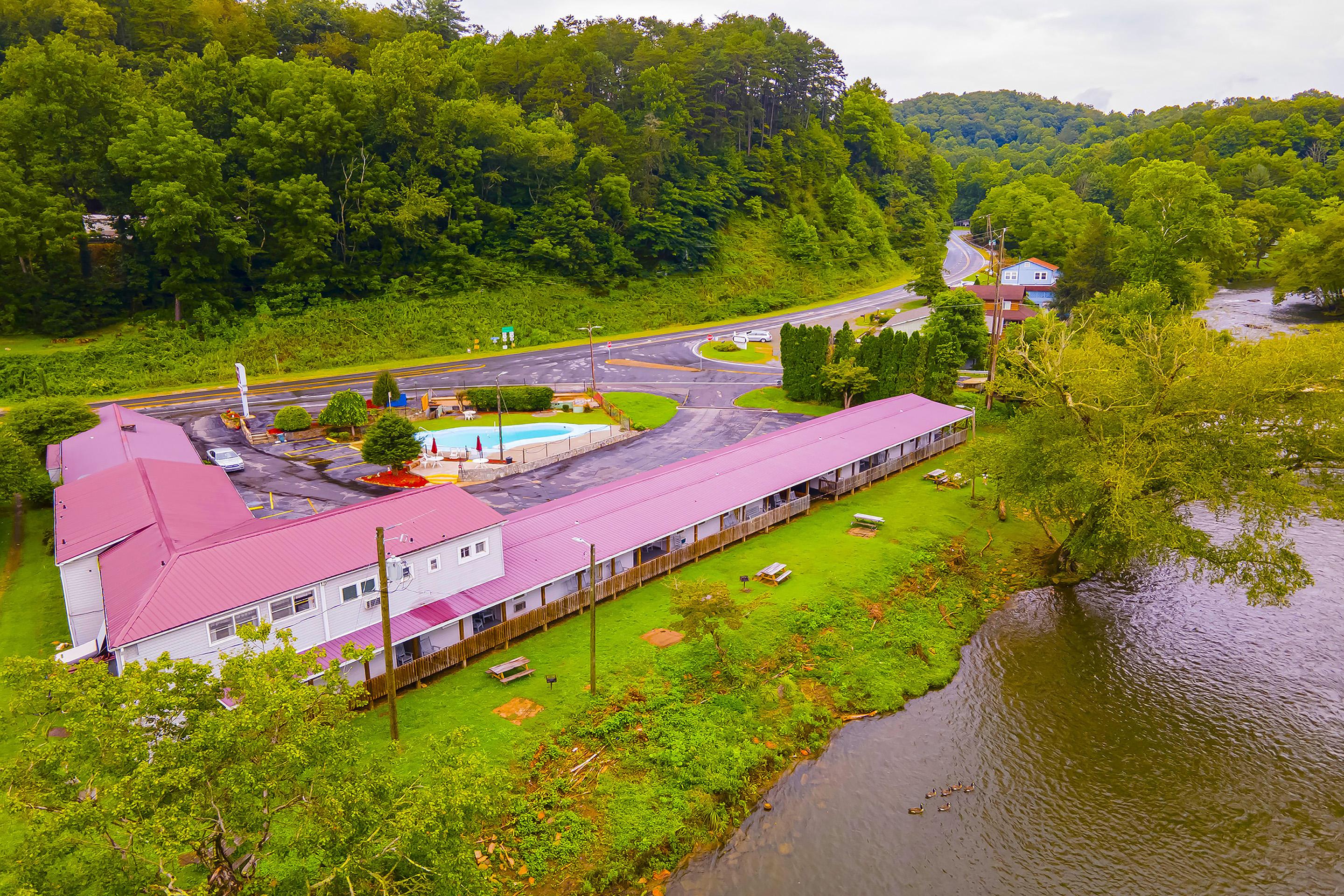 Lloyd'S On The River Country Inn By Oyo Bryson City Ngoại thất bức ảnh