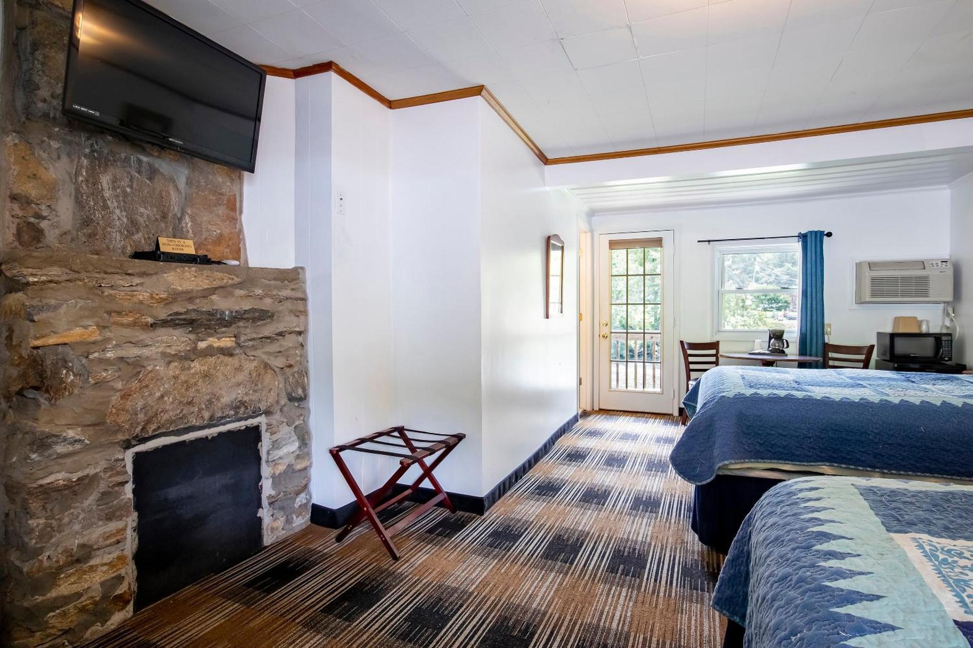 Lloyd'S On The River Country Inn By Oyo Bryson City Ngoại thất bức ảnh