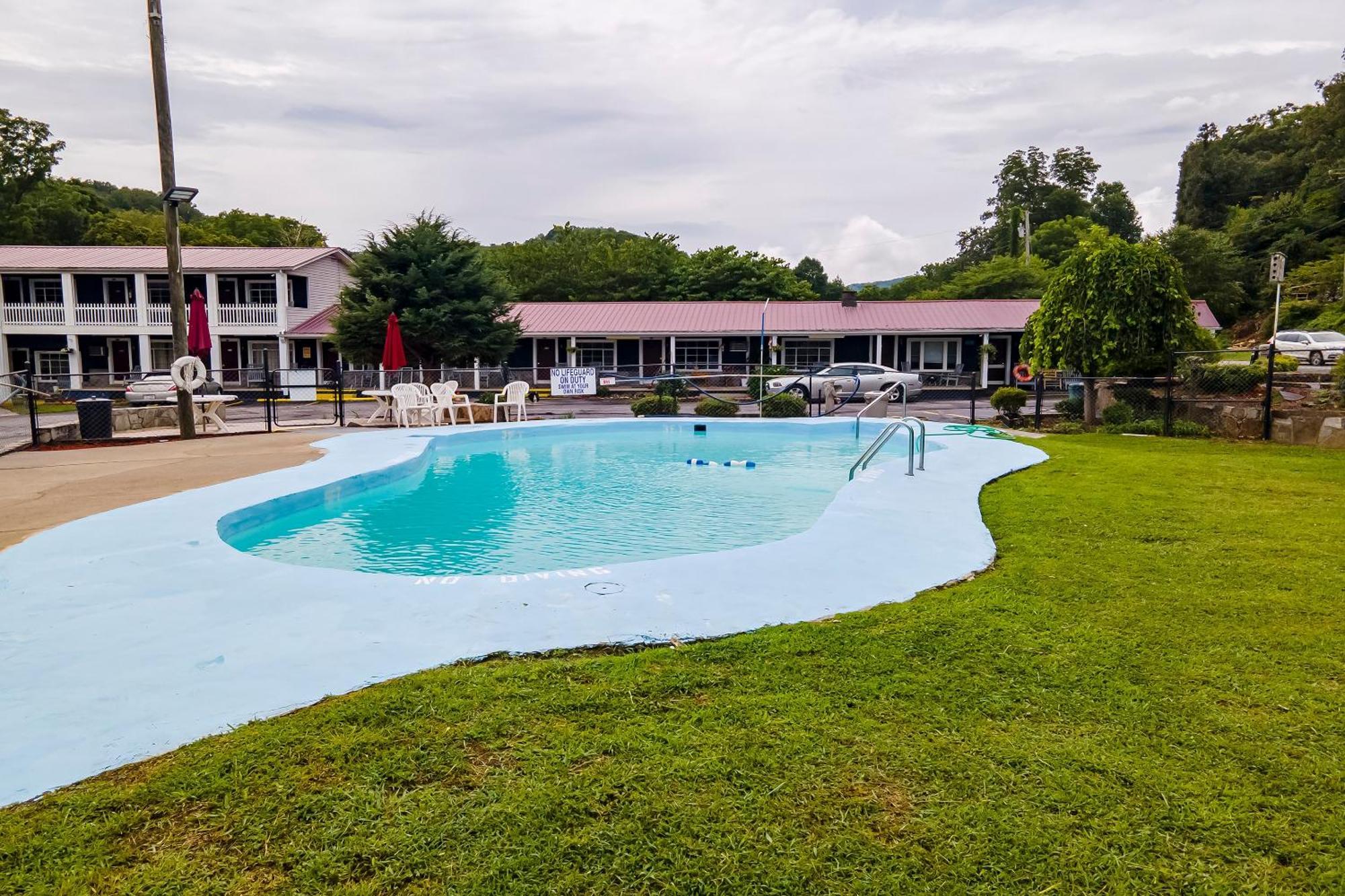 Lloyd'S On The River Country Inn By Oyo Bryson City Ngoại thất bức ảnh